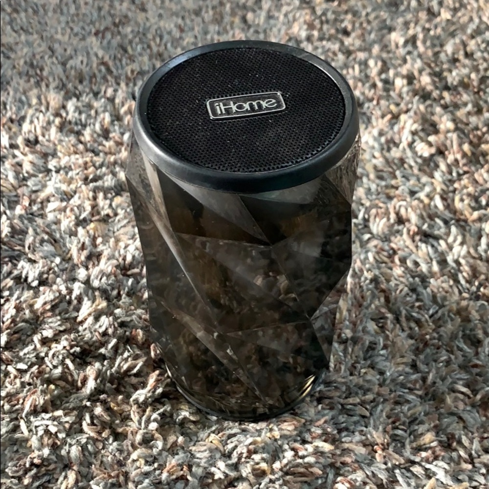 color changing iHome bluetooth speaker